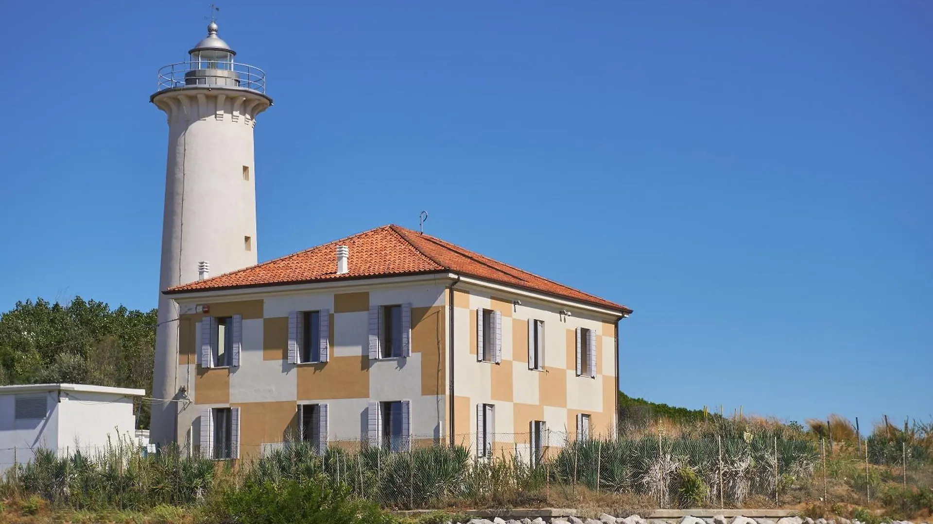 Charming Apartment With Fenced Garden Bibione Italy